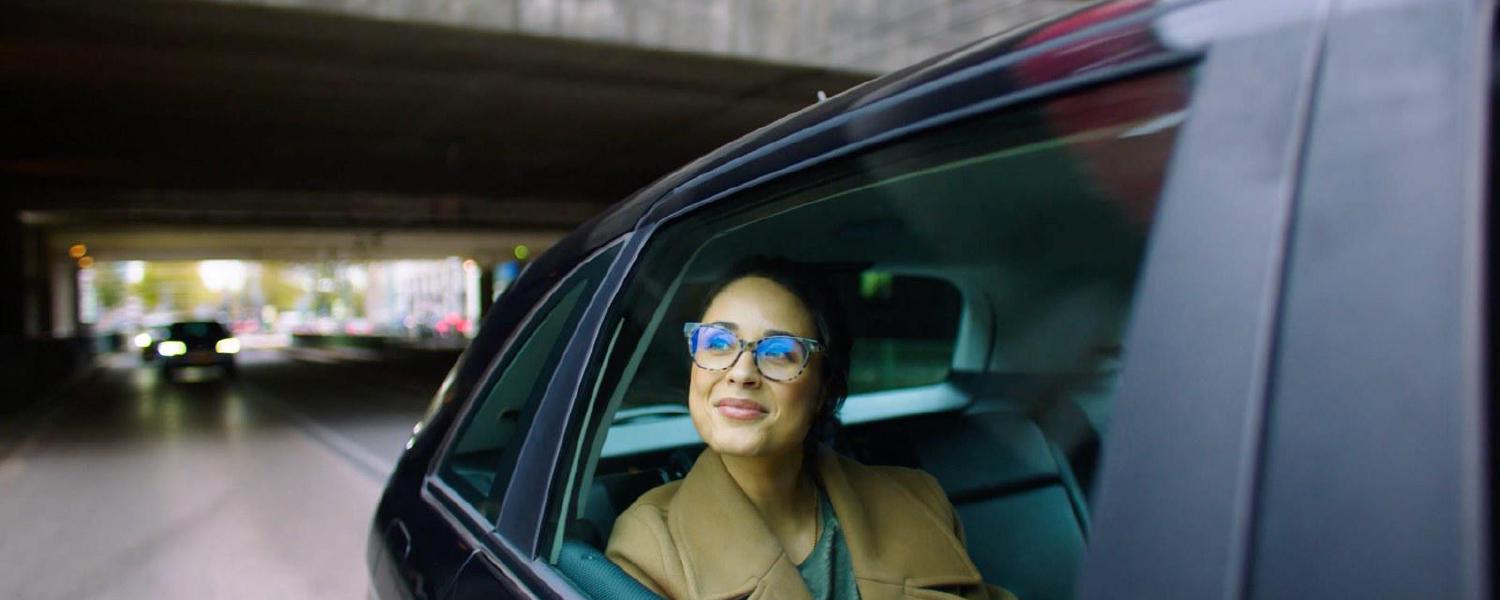 Klant in een auto, uit de campagne van Omelette en World Trade Center Amsterdam