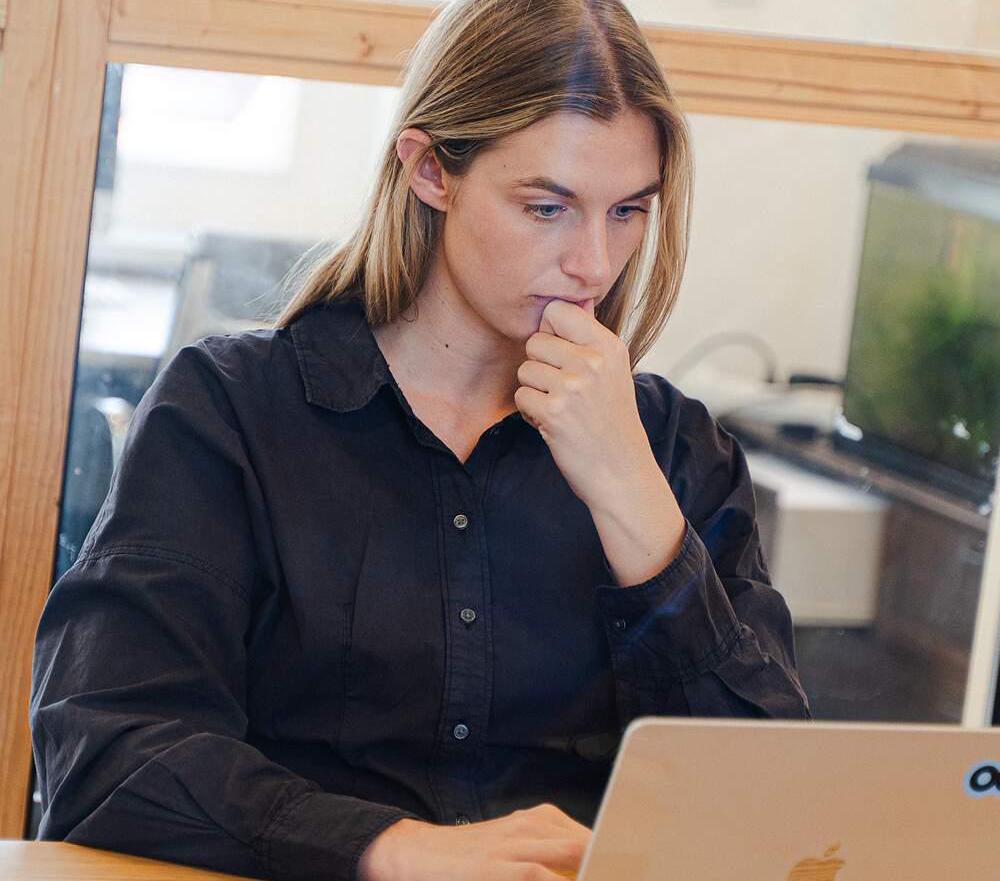 How to set up Google Analytics 4 for your e-commerce store (incl. example reports)