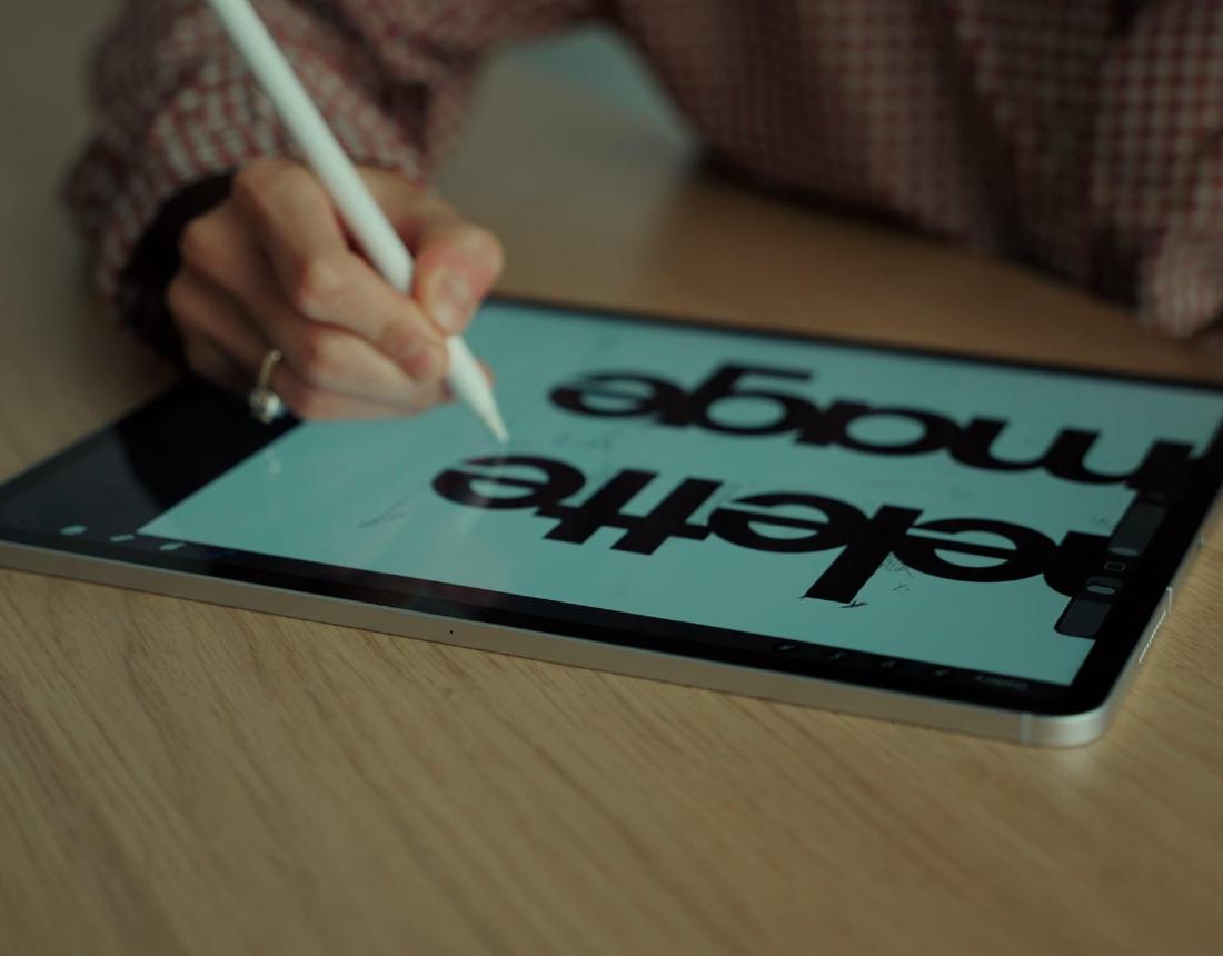 Hand drawing the Omelette logo with an Apple Pencil on an iPad